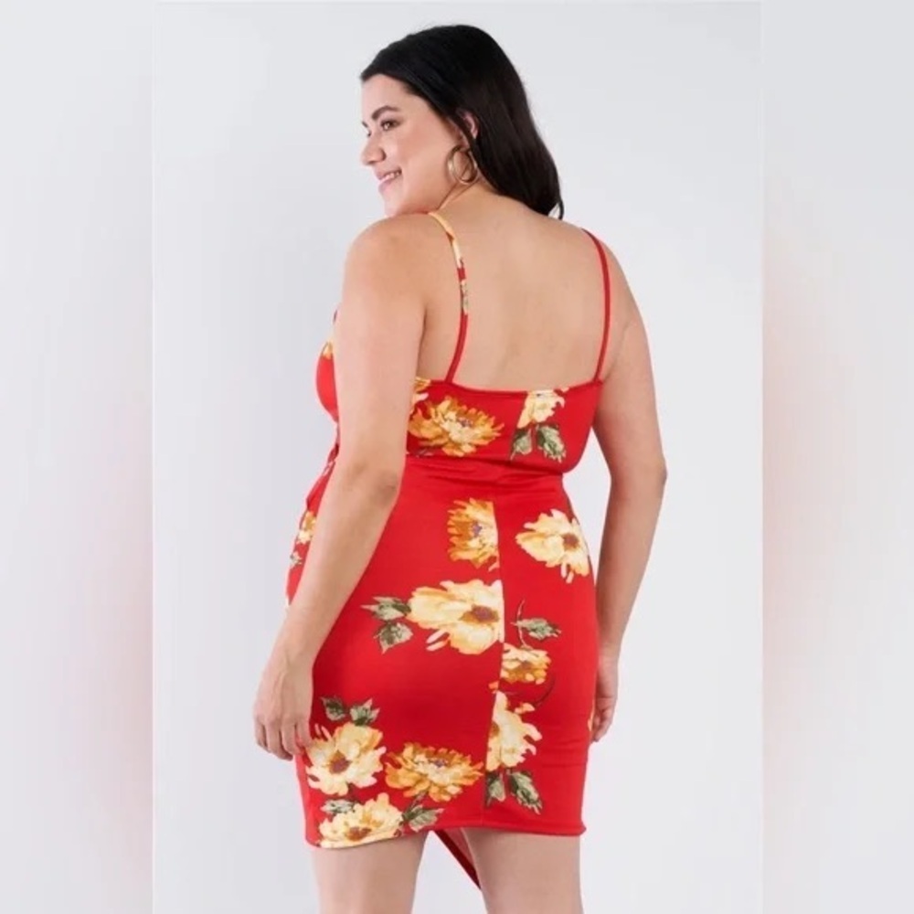 BLUE LEOPARD | Plus Size Floral Print V-Neck Cinched Mini Dress - Picture 6 of 8